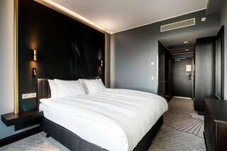 Отель Crowne Plaza Helsinki - Hesperia Хельсинки Клубный номер с кроватью размера «king-size» и правом посещения лаунджа — Для некурящих-4